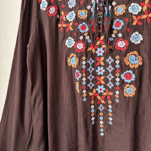 Andree by UNIT 1X Floral Embroidered Longline Sharkbite Hem Blouse Top - Picture 6 of 12